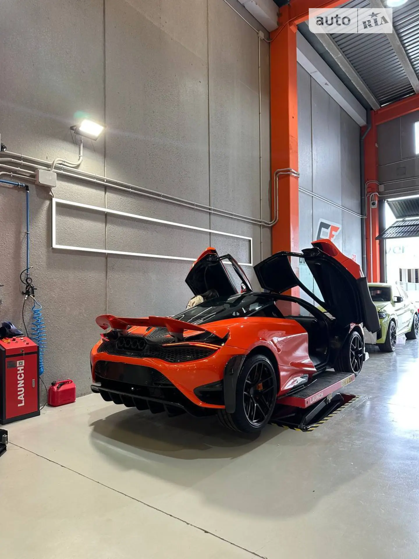 2020 McLaren 765LT - мініатюра 2