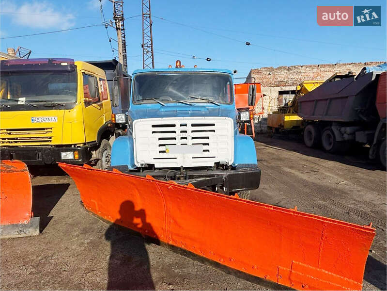 Пескоразбрасывающая машина МДК 4333 2004 в Днепре фото 3 Пескоразбрасывающая машина МДК 4333 2004 в Днепре