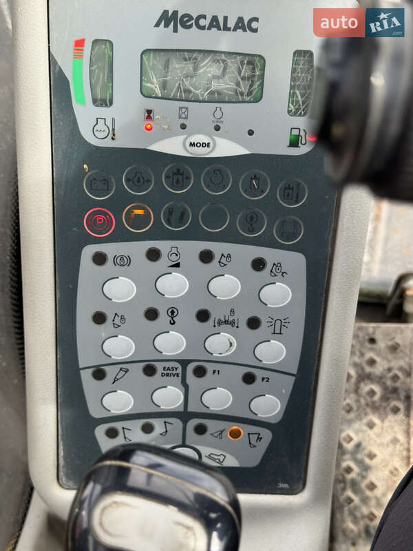 Колісний екскаватор Mecalac 12MXT 2006 в Чернівцях