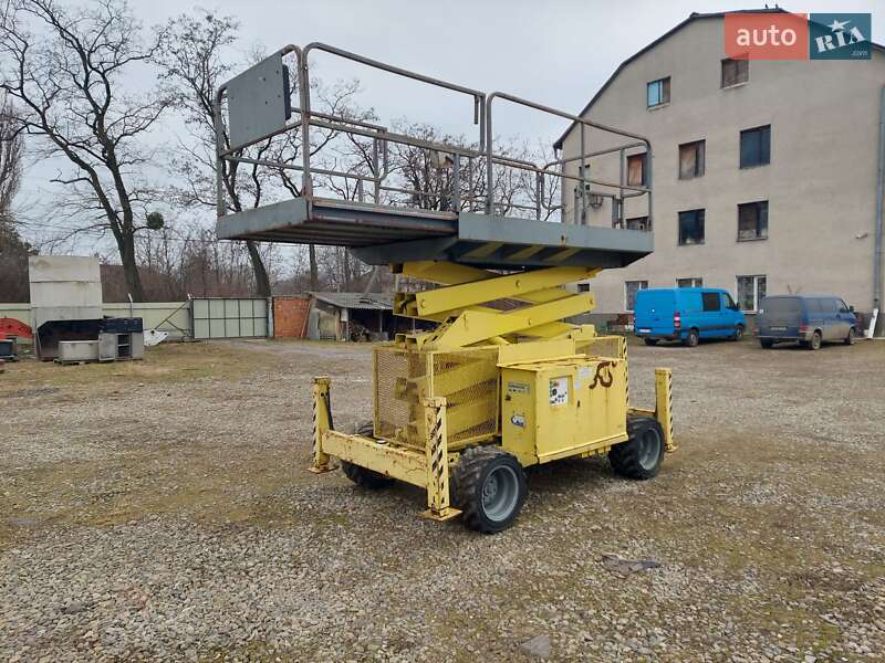 Ножичний підйомник Mecbo CAR 2006 в Чернівцях