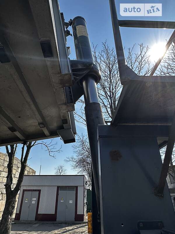 Самосвал полуприцеп MEGA MNW 2012 в Одессе