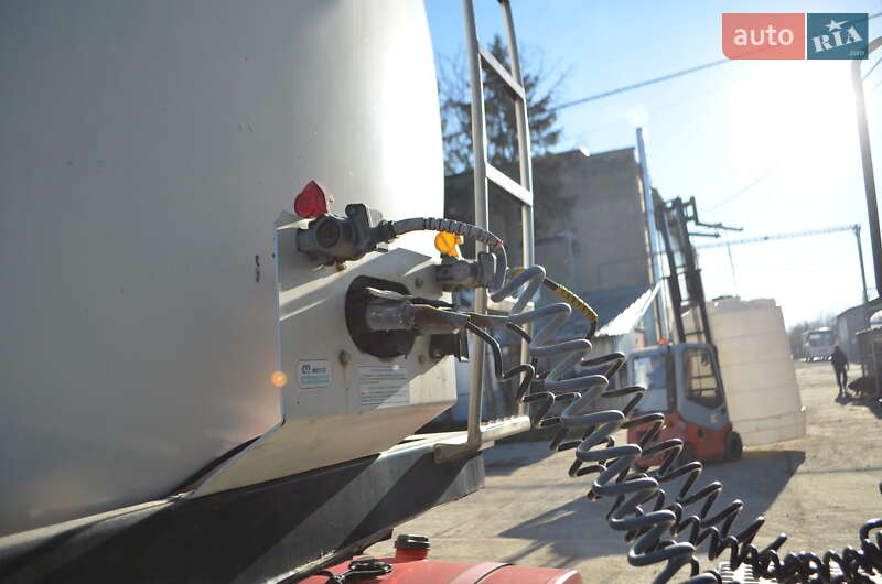 Цистерна полуприцеп Menci SA 2007 в Львове