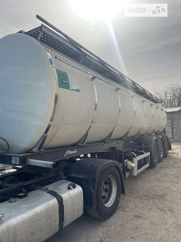 Цистерна напівпричіп Menci SA 2010 в Теплодарі