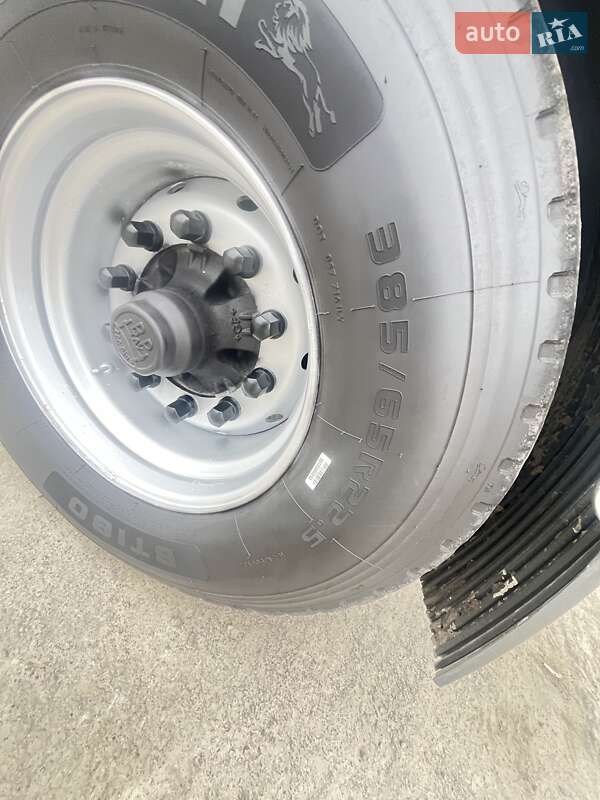 Цистерна Menci SA 2007 в Львове