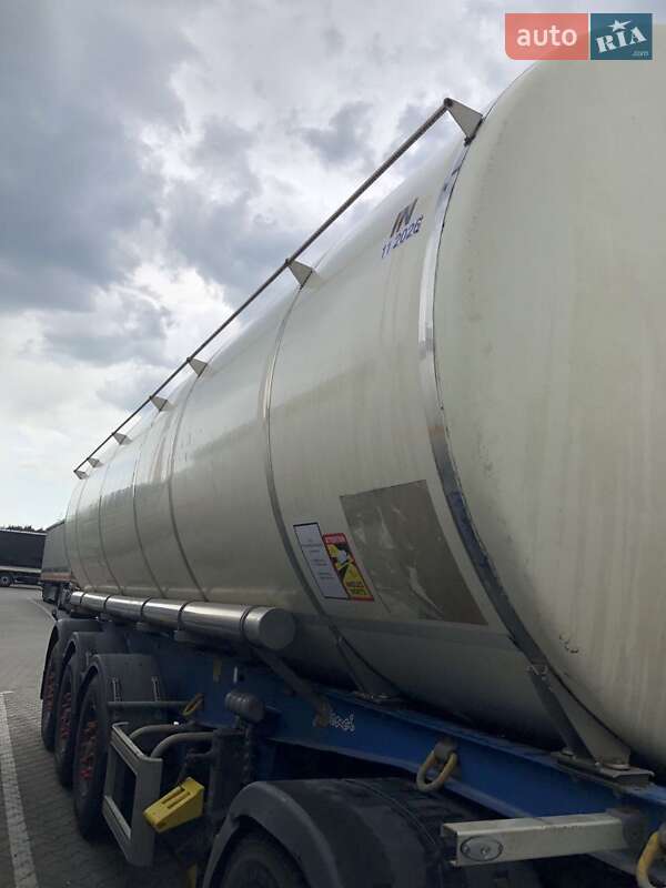 Цистерна полуприцеп Menci SA 2014 в Львове