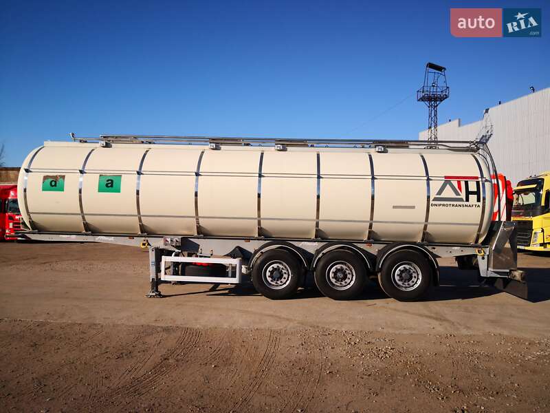 Цистерна напівпричіп Menci SA 2014 в Кам'янському