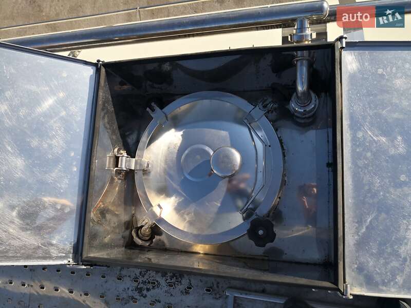 Цистерна напівпричіп Menci SA 2014 в Кам'янському