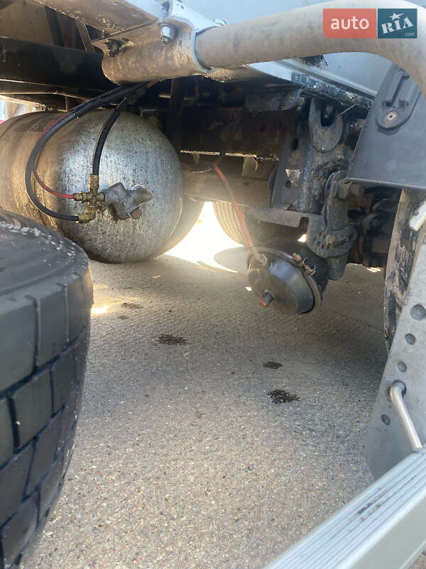 Цистерна полуприцеп Menci SL 2008 в Львове