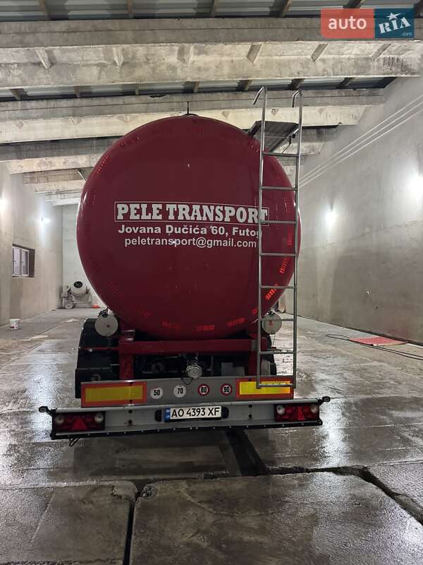 Цистерна напівпричіп Menci SL 1995 в Ужгороді