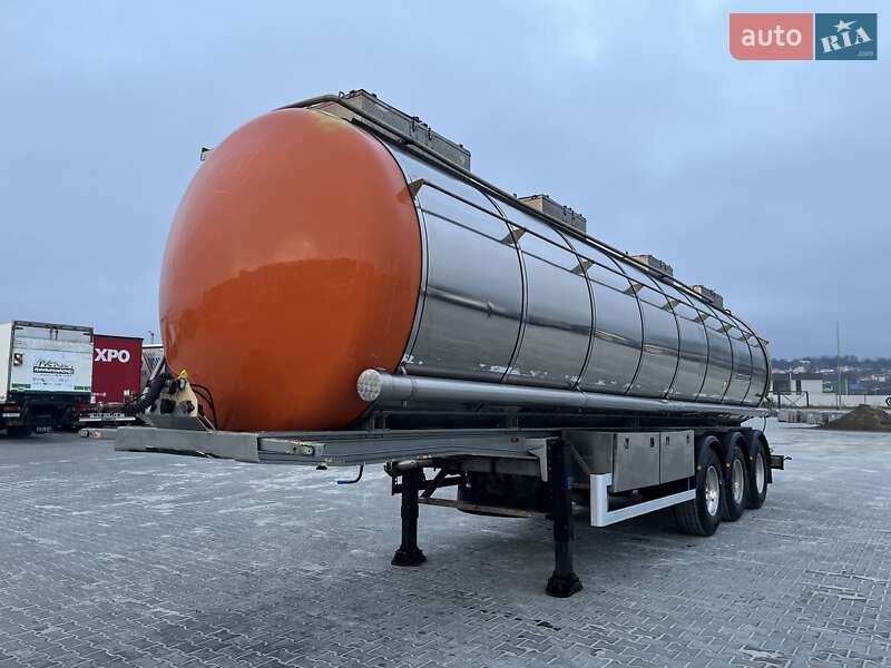 Цистерна полуприцеп Menci SL 1995 в Черновцах