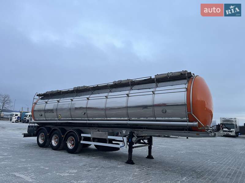 Цистерна полуприцеп Menci SL 1995 в Черновцах