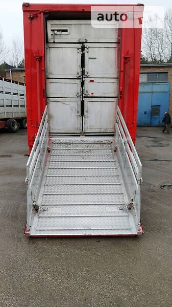 Для перевезення тварин - напівпричіп Menke 324 2007 в Радомишлі