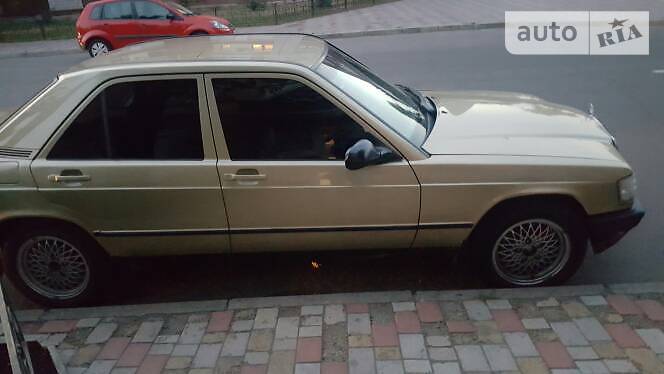 Седан Mercedes-Benz 190 1985 в Кременчуці