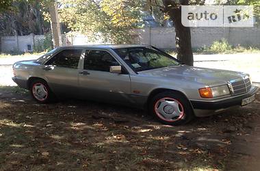 Седан Mercedes-Benz 190 1990 в 