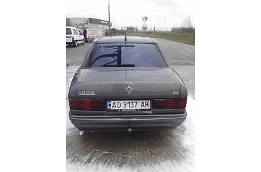 Седан Mercedes-Benz 190 1988 в Костополе