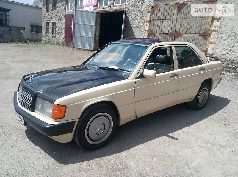 Седан Mercedes-Benz 190 1988 в Бучаче