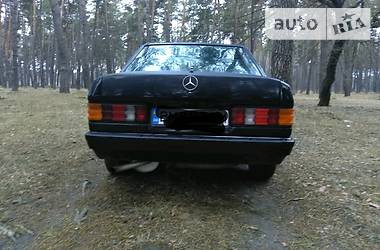 Седан Mercedes-Benz 190 1989 в Лебедине