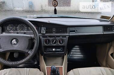 Седан Mercedes-Benz 190 1986 в 