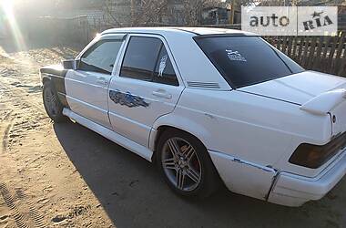 Седан Mercedes-Benz 190 1983 в 