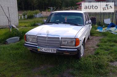 Седан Mercedes-Benz 190 1982 в Львове
