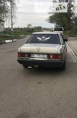 Седан Mercedes-Benz 190 1986 в Кам'янці-Бузькій