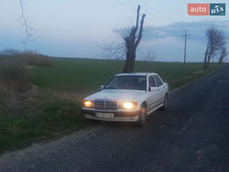 Седан Mercedes-Benz 190 1983 в Луцке