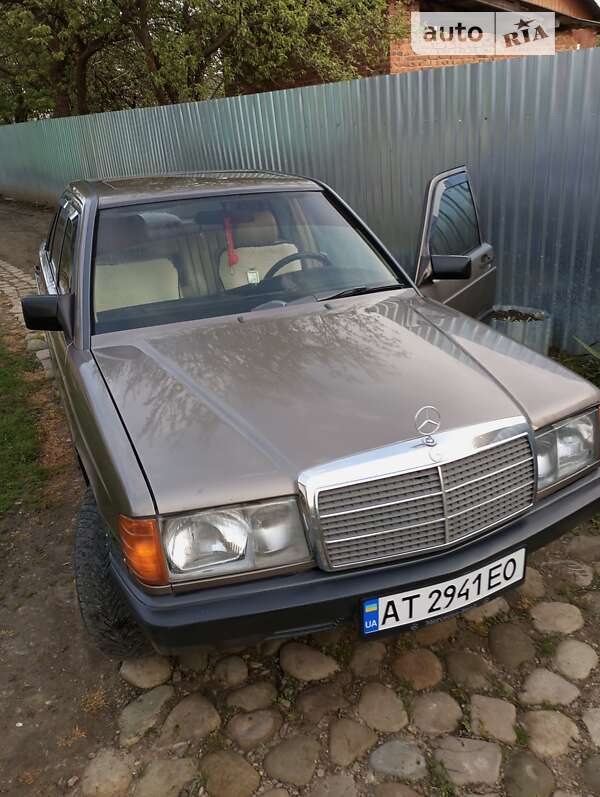 Седан Mercedes-Benz 190 1987 в Івано-Франківську