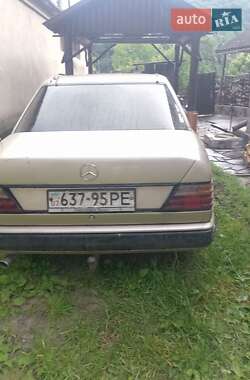 Седан Mercedes-Benz 190 1988 в Сваляве