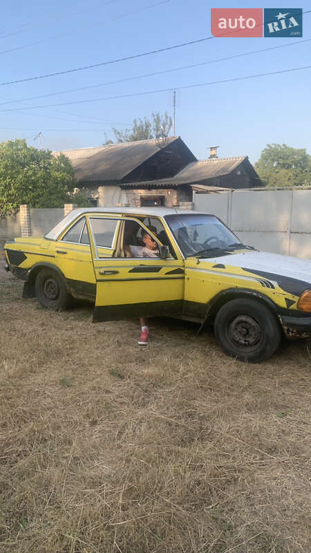 Седан Mercedes-Benz 190 1982 в Одесі