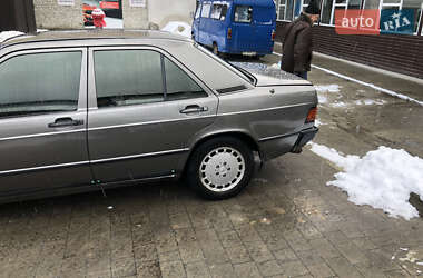 Седан Mercedes-Benz 190 1988 в Львове