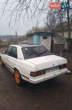 Седан Mercedes-Benz 190 1983 в Петровому