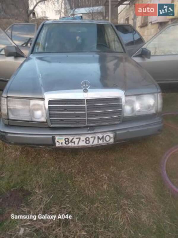 Седан Mercedes-Benz 190 1986 в 