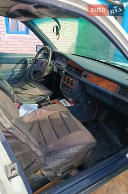 Седан Mercedes-Benz 190 1983 в Монастирищеві
