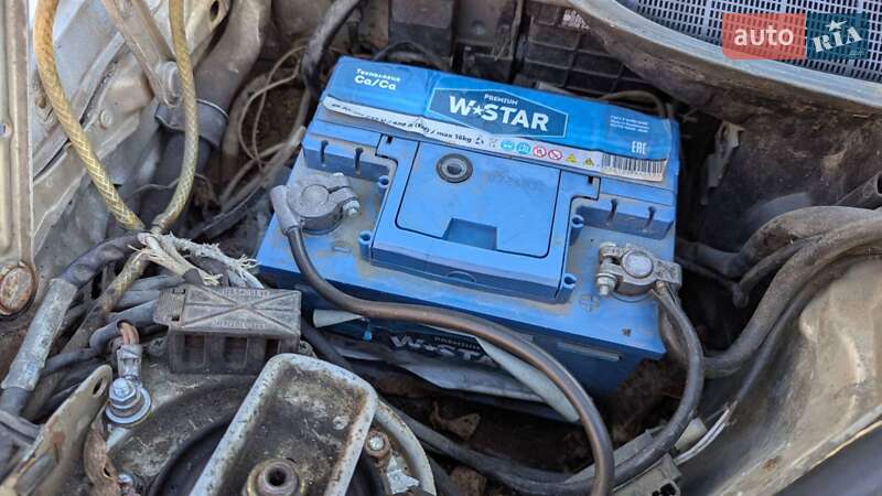 Седан Mercedes-Benz 190 1988 в Золочеві