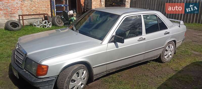 Седан Mercedes-Benz 190 1988 в Золочеві