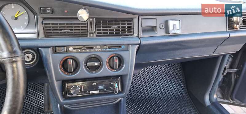 Седан Mercedes-Benz 190 1987 в Нежине