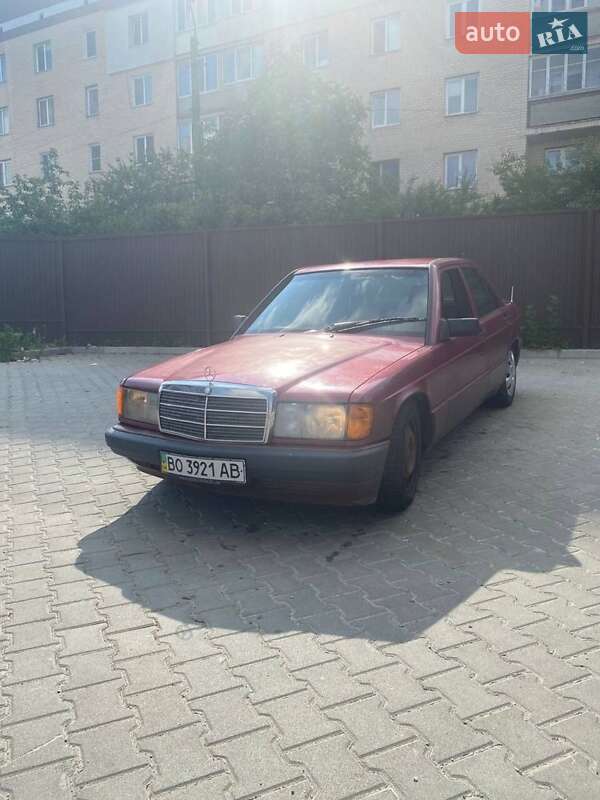 Седан Mercedes-Benz 190 1983 в 