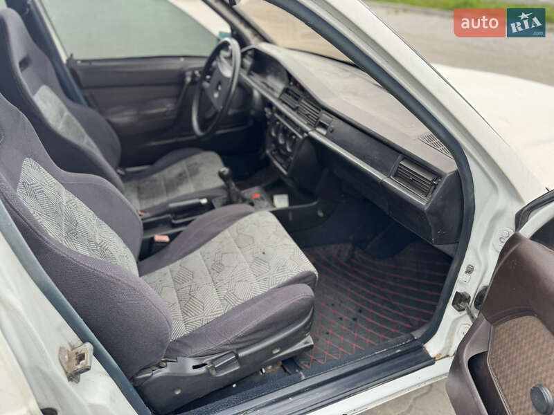 Седан Mercedes-Benz 190 1986 в Летичеве