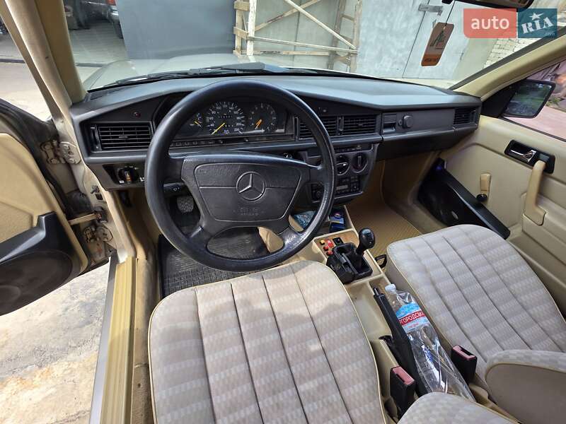 Седан Mercedes-Benz 190 1992 в Жовтих Водах