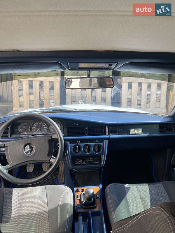 Седан Mercedes-Benz 190 1990 в Одессе фото 15 Седан Mercedes-Benz 190 1990 в Одессе
