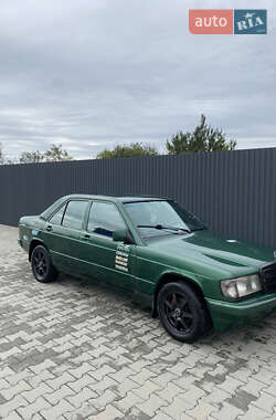 Седан Mercedes-Benz 190 1984 в Летичіві