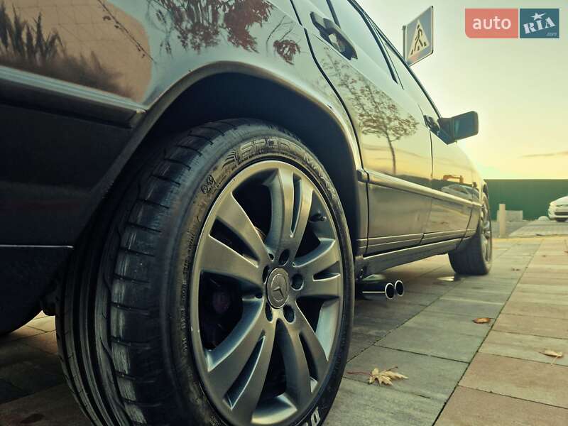 Седан Mercedes-Benz 190 1988 в Киеве