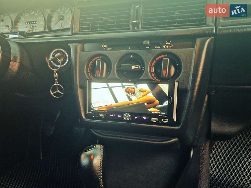 Седан Mercedes-Benz 190 1988 в Киеве