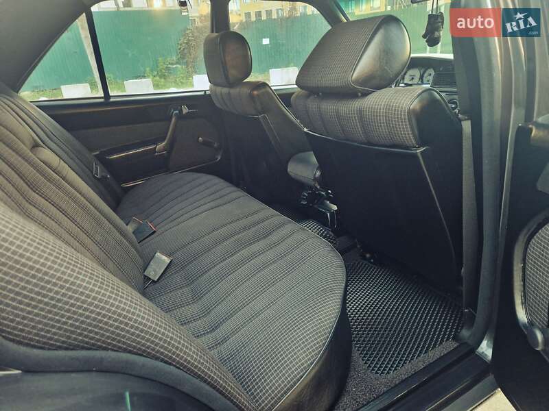 Седан Mercedes-Benz 190 1988 в Киеве