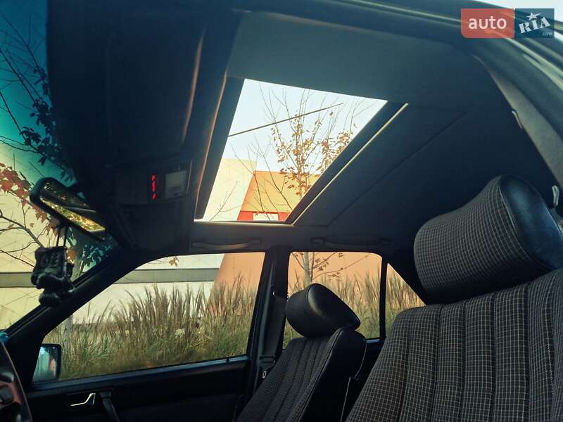 Седан Mercedes-Benz 190 1988 в Киеве