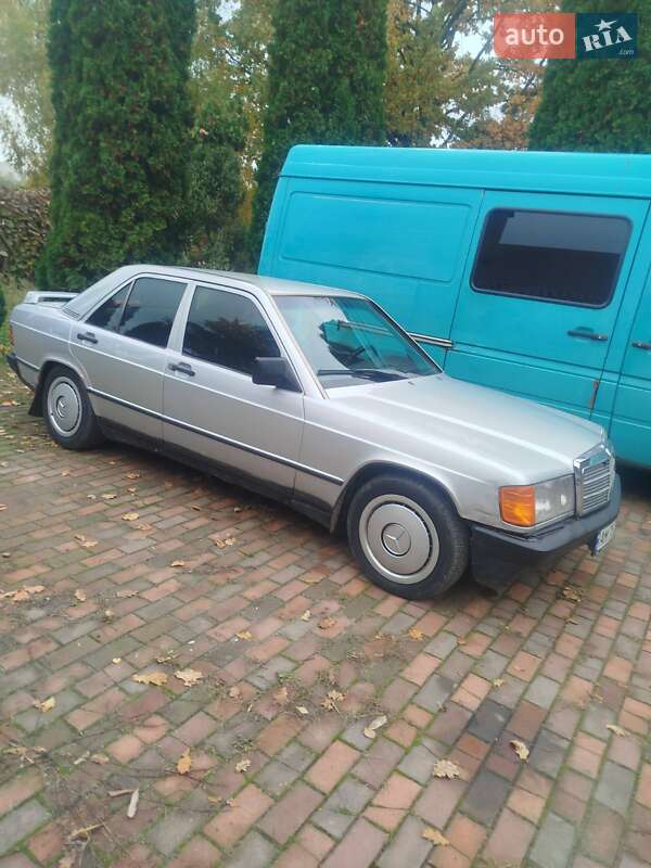 Седан Mercedes-Benz 190 1988 в Житомире фото 9 Седан Mercedes-Benz 190 1988 в Житомире