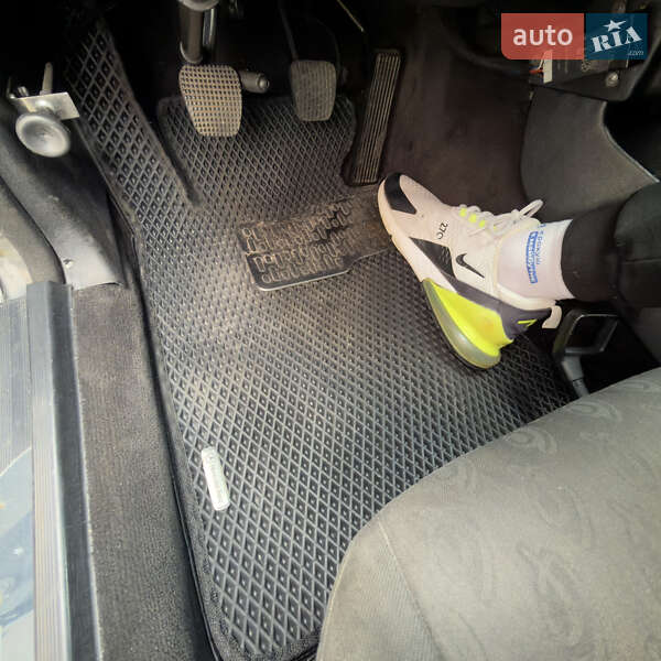 Седан Mercedes-Benz 190 1989 в Киеве фото 13 Седан Mercedes-Benz 190 1989 в Киеве