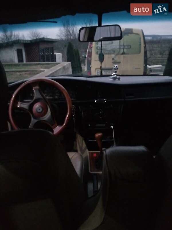 Седан Mercedes-Benz 190 1985 в Львове