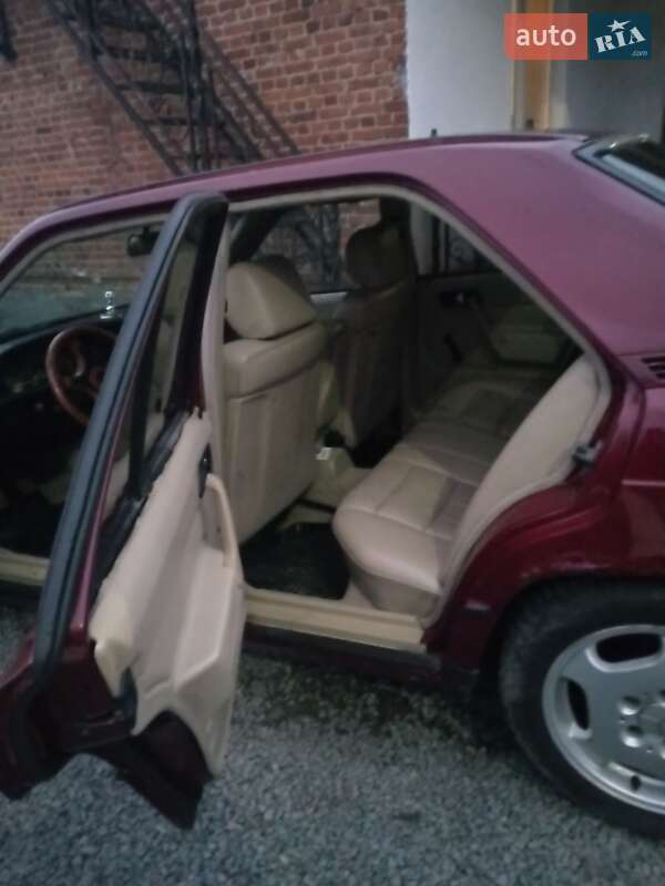 Седан Mercedes-Benz 190 1985 в Львове