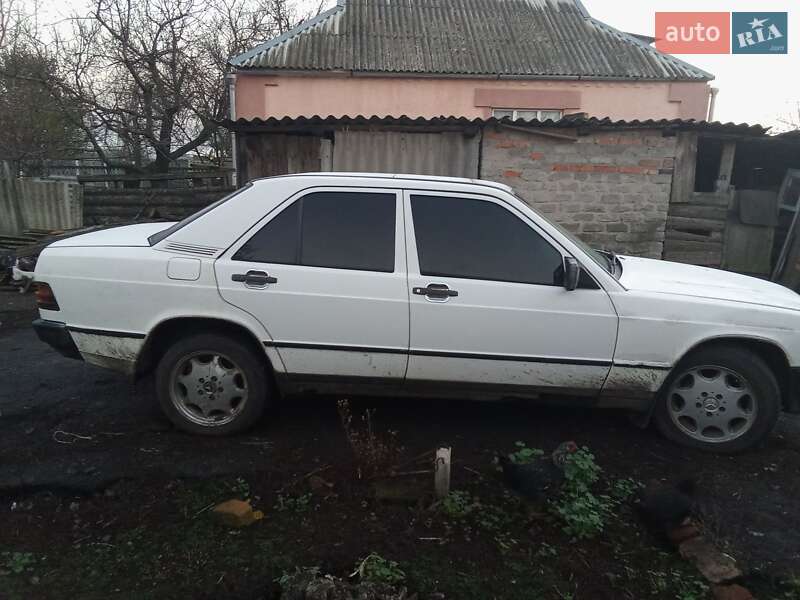 Mercedes-Benz 190 1984